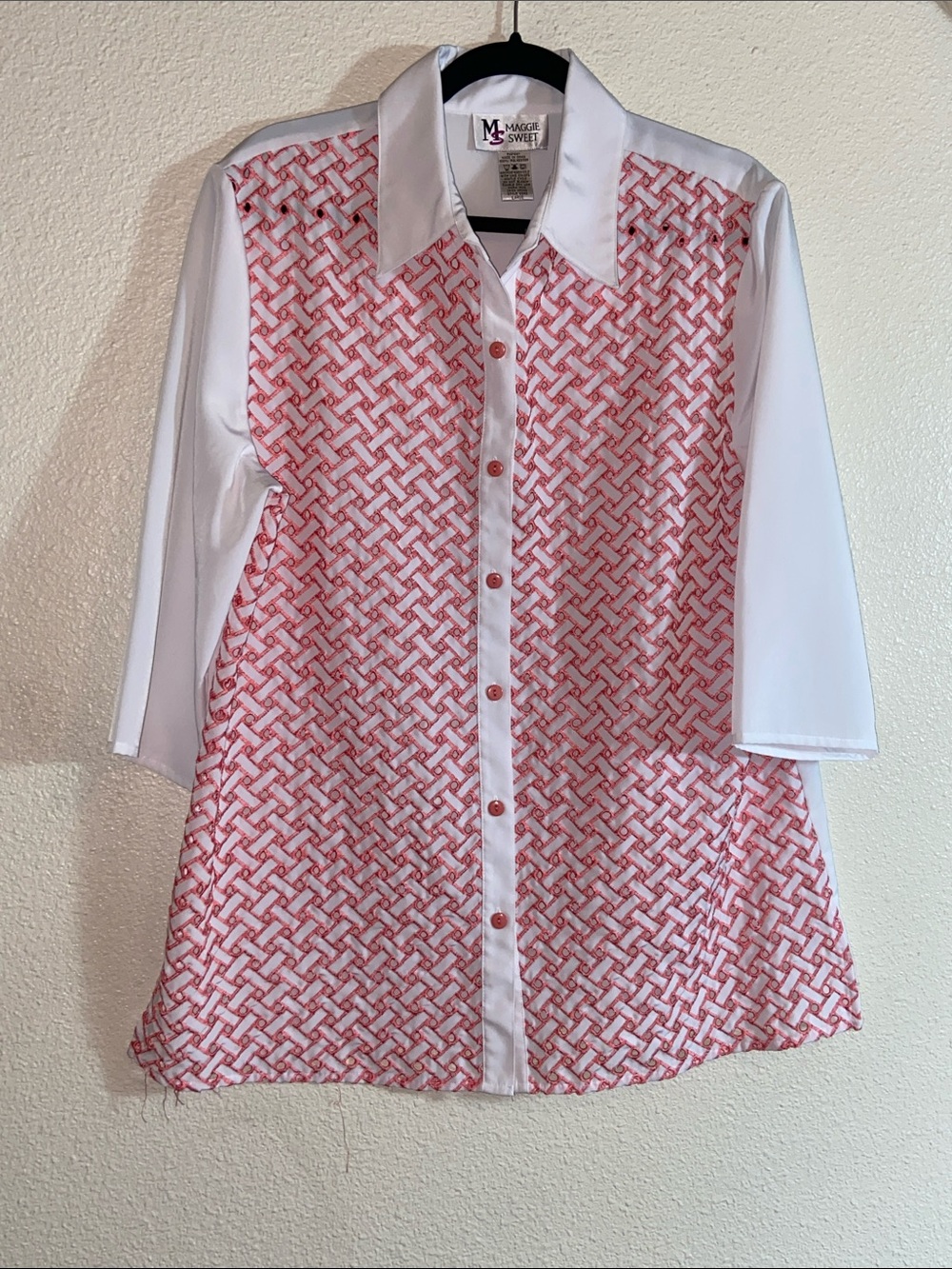 Maggie Sweet White & Coral Geometric Embroidery Button-Up Blouse Size Large